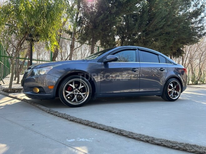 Chevrolet Cruze-19
