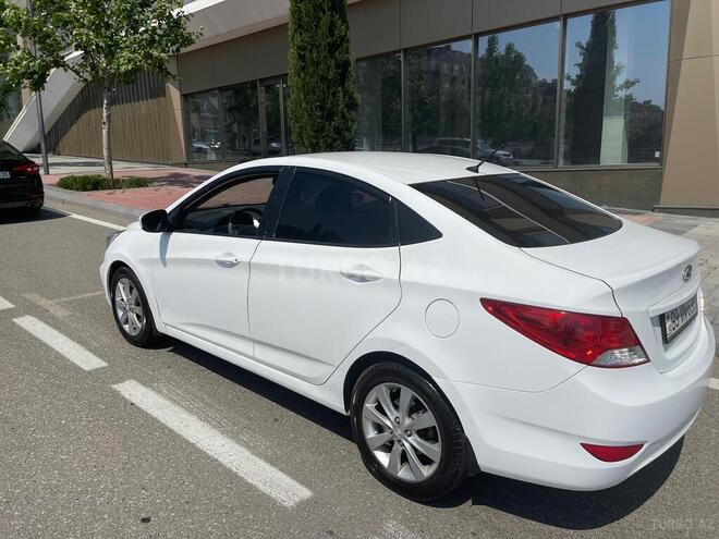 Hyundai Accent-5