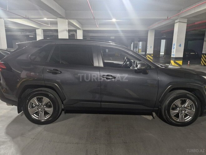 Toyota RAV4-4