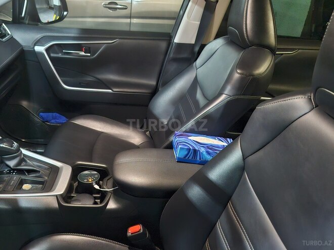 Toyota RAV4-7