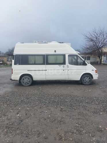 Ford Transit-8