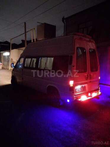 Ford Transit-10
