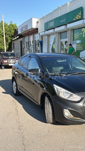 Hyundai Accent-5