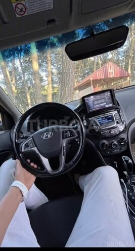 Hyundai Accent-3