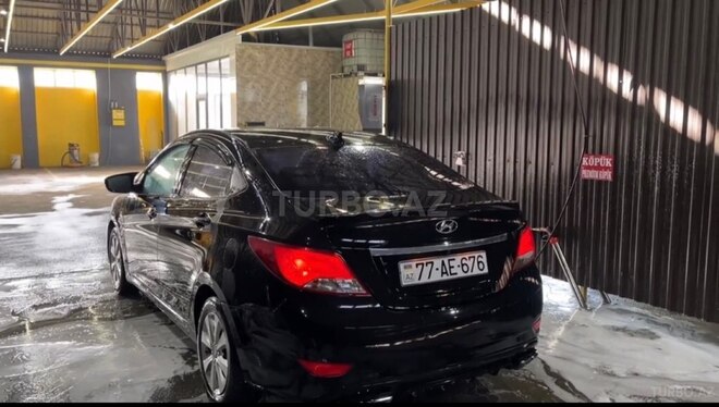 Hyundai Accent-2