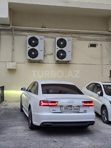 Audi A6-4