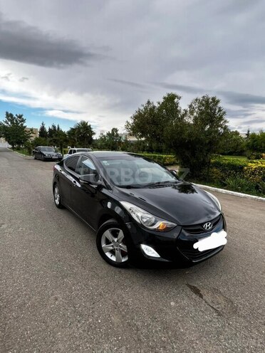 Hyundai Elantra-11