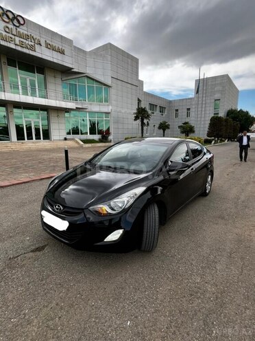 Hyundai Elantra-13