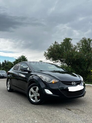 Hyundai Elantra-16