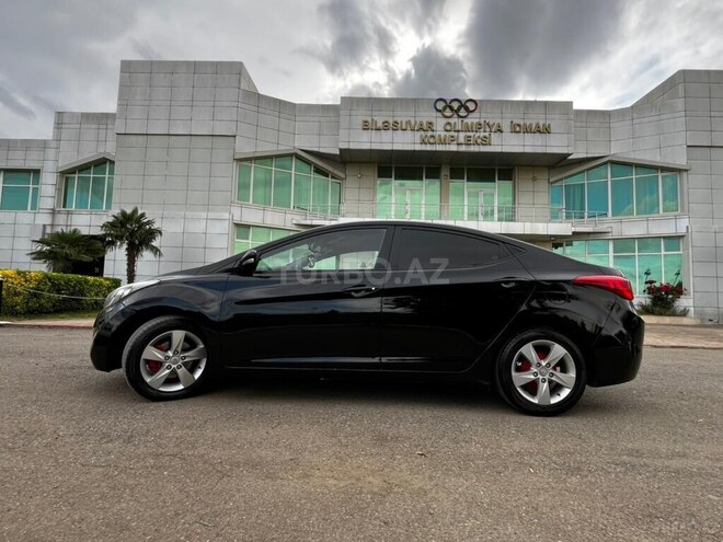 Hyundai Elantra-17