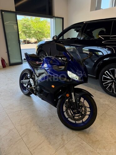 Yamaha YZF-R3-1