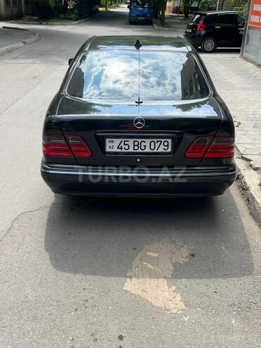 Mercedes E 270-5