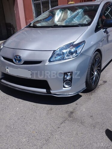 Toyota Prius-5