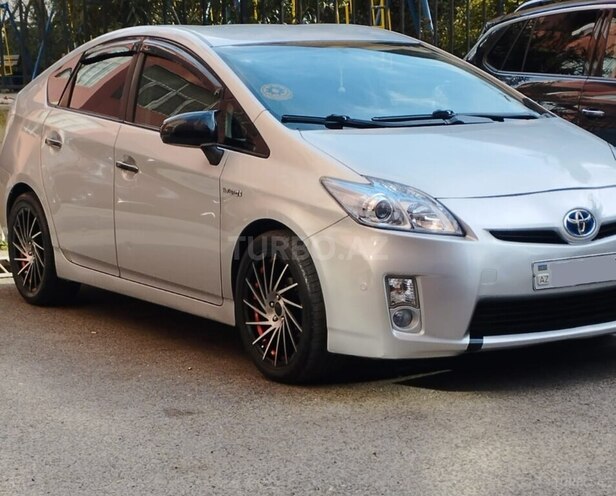 Toyota Prius-2