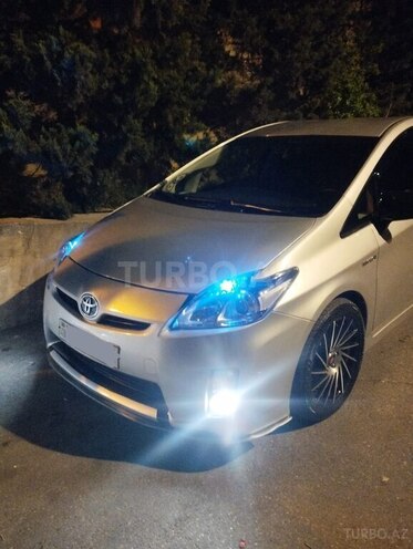 Toyota Prius-4