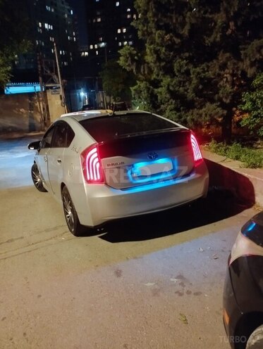 Toyota Prius-9
