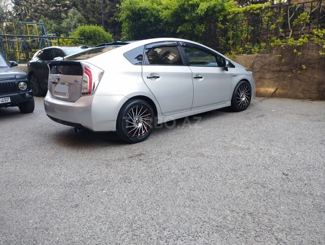Toyota Prius-6