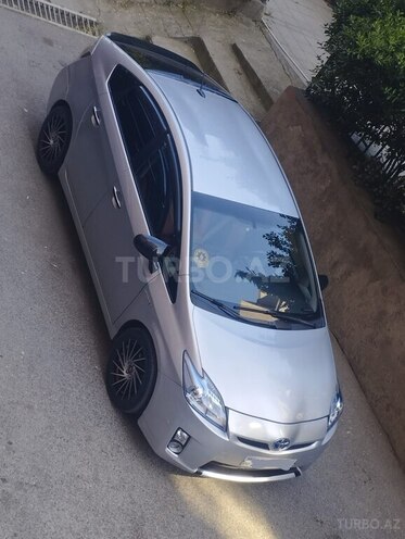 Toyota Prius-10