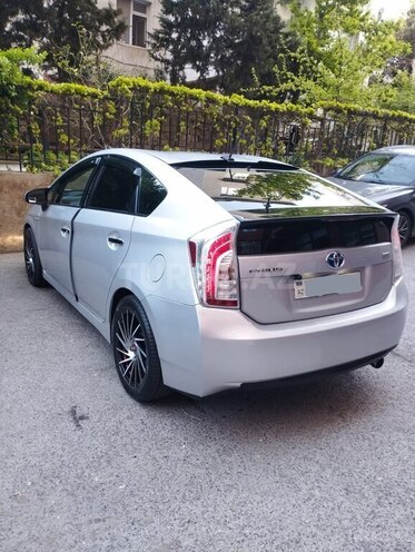 Toyota Prius-7