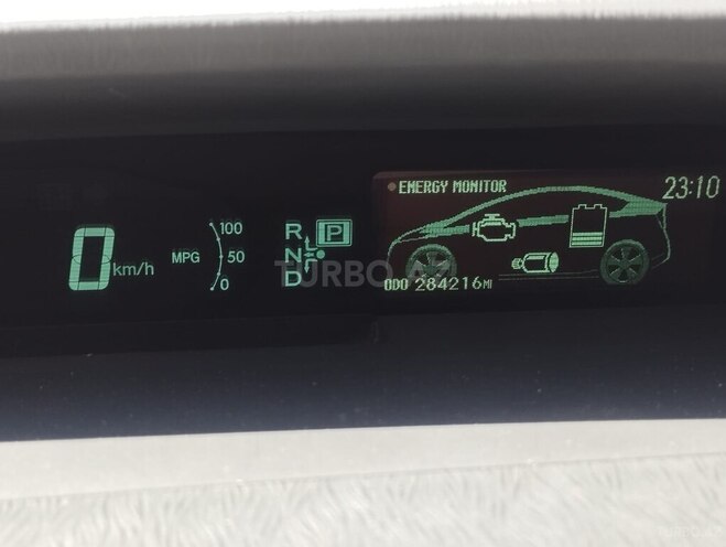 Toyota Prius-14