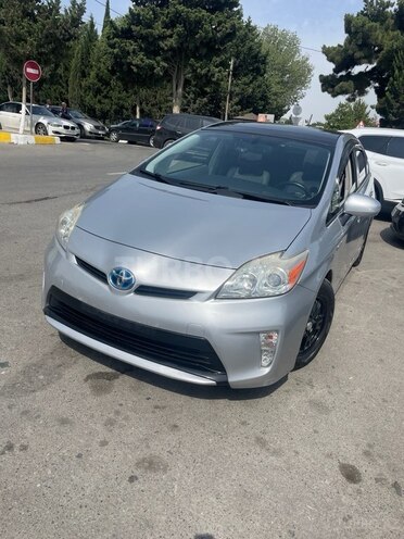 Toyota Prius-3