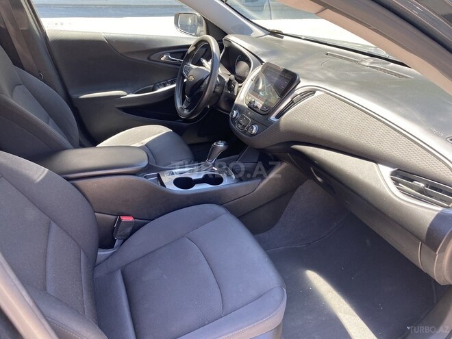 Chevrolet Malibu-12