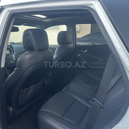 Hyundai Santa Fe-17