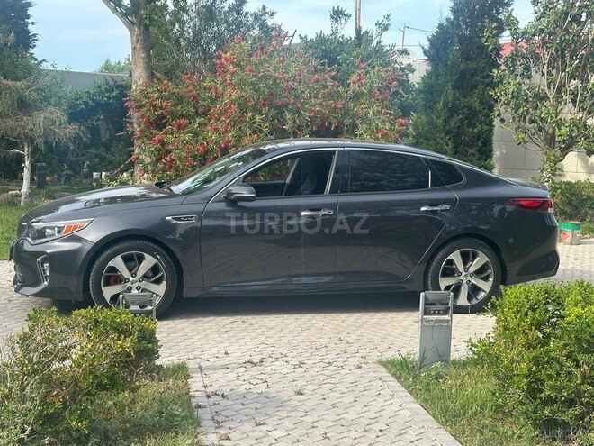 Kia Optima-4