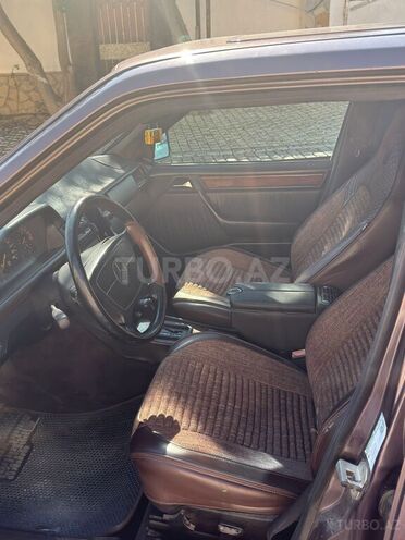 Mercedes 220 E-4