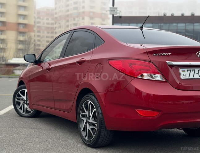 Hyundai Accent-4