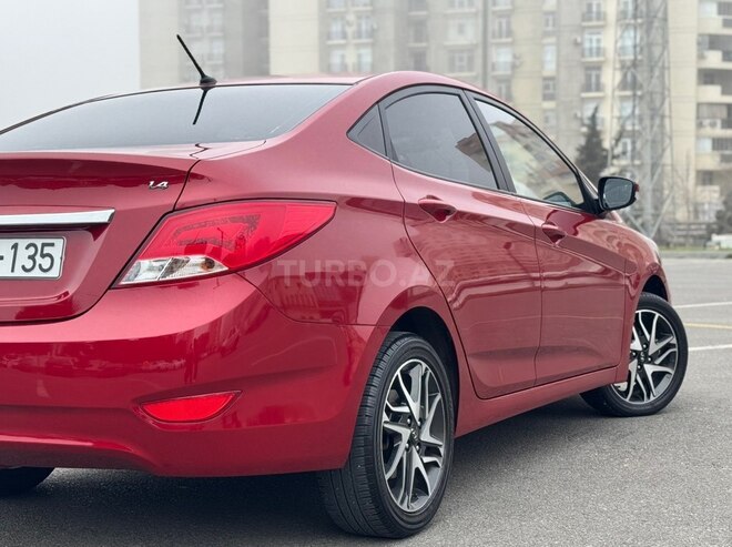 Hyundai Accent-5