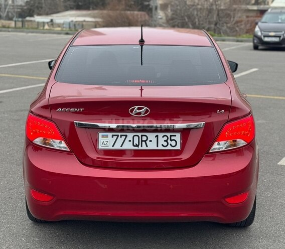 Hyundai Accent-6