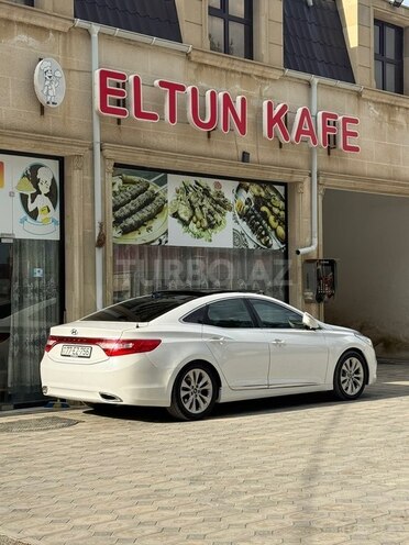 Hyundai Azera-8