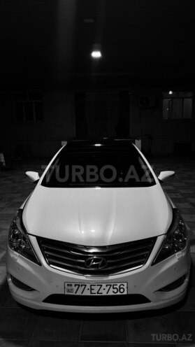 Hyundai Azera-12