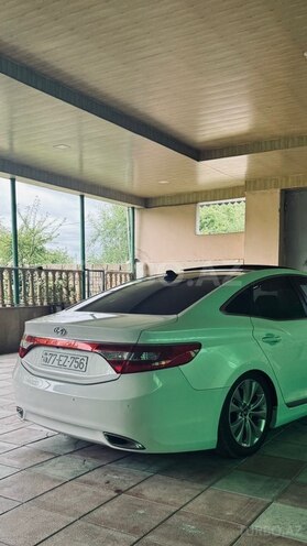 Hyundai Azera-10