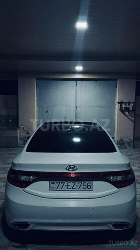 Hyundai Azera-13