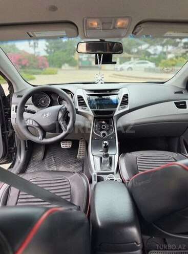 Hyundai Elantra-5