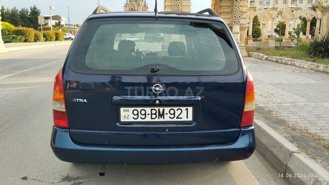 Opel Astra-11