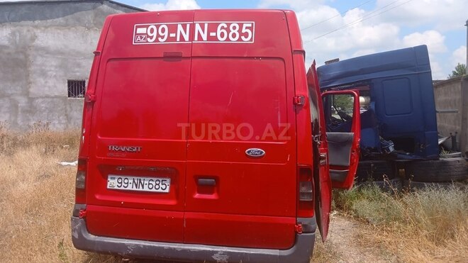 Ford Transit-3