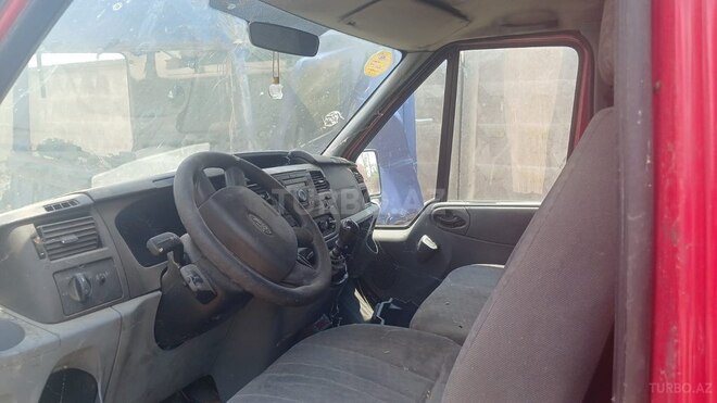 Ford Transit-5