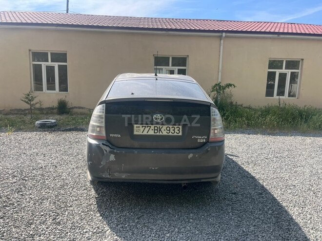 Toyota Prius-2
