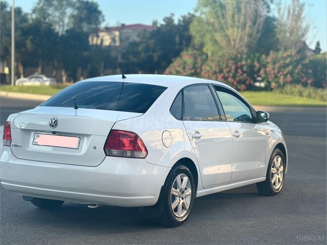 Volkswagen Polo-8