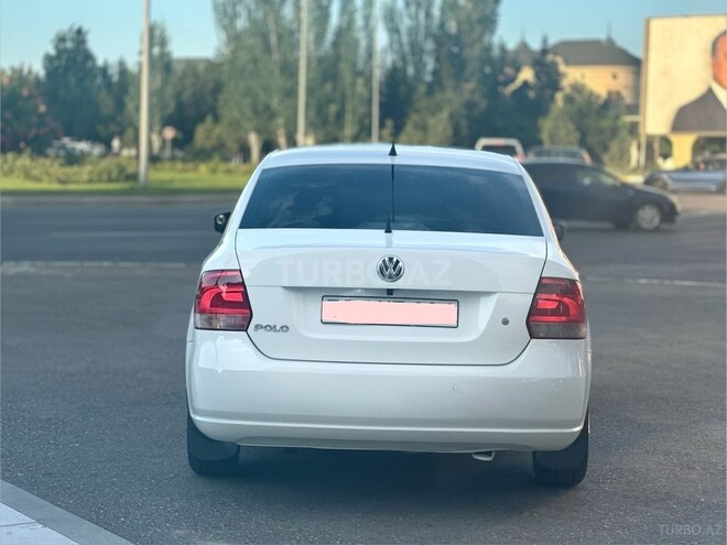 Volkswagen Polo-9