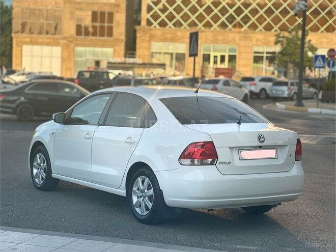 Volkswagen Polo-11