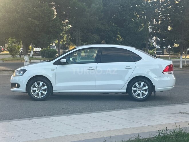 Volkswagen Polo-6