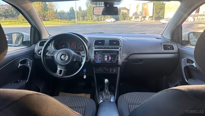 Volkswagen Polo-16