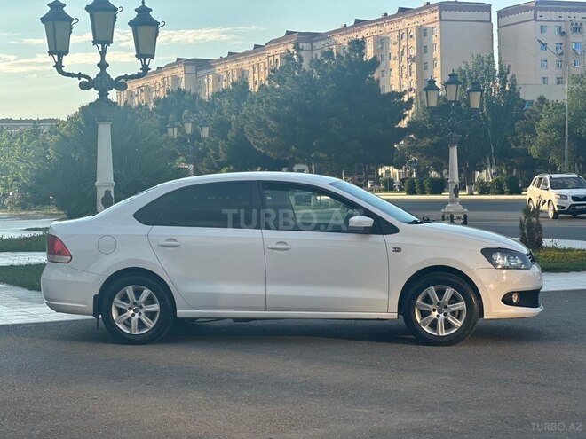Volkswagen Polo-10