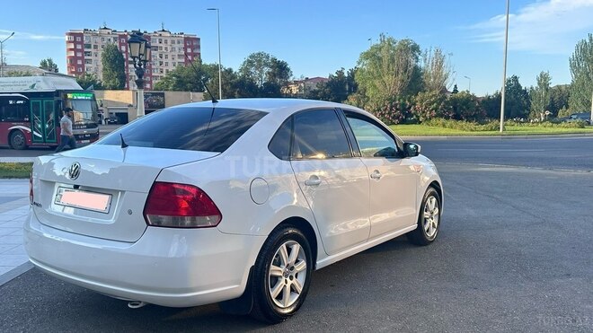 Volkswagen Polo-12