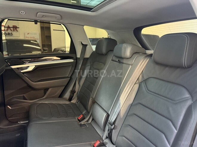 Volkswagen Touareg-10
