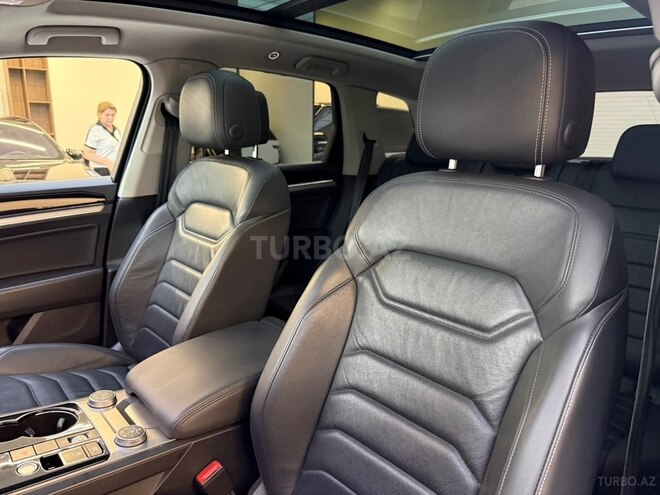 Volkswagen Touareg-11